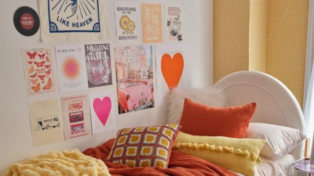 Dorm wall decorating ideas to transform your boring room
