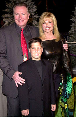 Loni Anderson and family at the Universal Amphitheatre premiere of Universal's Dr. Seuss' How The Grinch Stole Christmas