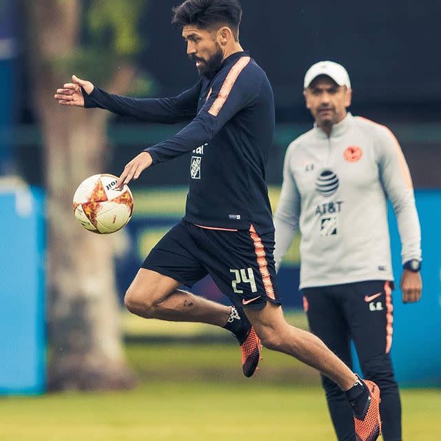 El futbolista Oribe Peralta ya tiene su propia cumbia. <a href="https://www.instagram.com/oribepm/?hl=en" rel="nofollow noopener" target="_blank" data-ylk="slk:Foto: Oribe Peralta/Instagram;elm:context_link;itc:0;sec:content-canvas" class="link ">Foto: Oribe Peralta/Instagram</a>