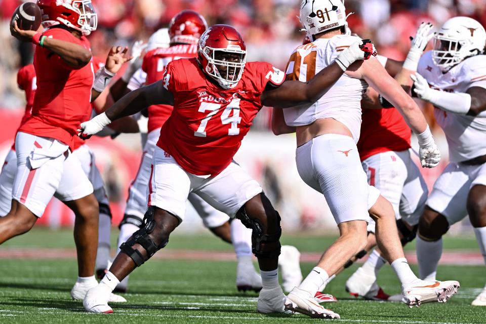 Houston Cougars offensive lineman Reuben Unije (74) in action during the second quarter against the Texas Longhorns at TDECU Stadium on Oct 21, 2023, in Houston, Texas.