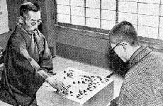 本因坊秀哉（左）與吳清源（右）的世紀棋局。（Wikipedia / Public Domain）