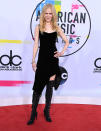 <p>Nicole Kidman mostró un lado rockero con un vestido en gamuza negra de Olivier Theyskens que obtuvo una dosis de rebeldía con unas botas a la rodilla en piel Giuseppe Zanotti.<br><i>[Photo: Getty]</i></p>