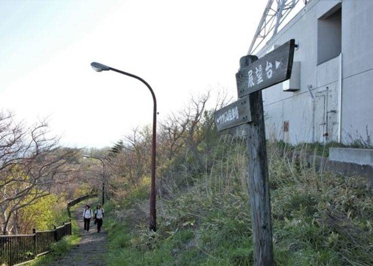 ▲山頂展望台附近的登山步道