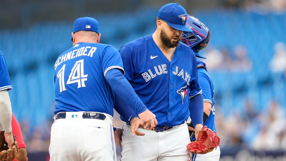 Perjuangan Alec Manoah berlanjut pada hari Senin, saat ia ditarik di awal startnya melawan Houston Astros.  (Gambar Getty)