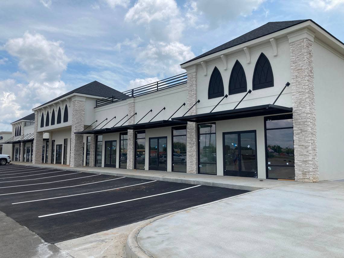 Another Broken Egg isn’t the only restaurant coming to the Century Market Plaza Phase II in Warner Robins. A popular Atlanta-based restaurant and sports bar also is expected along with three other eateries.