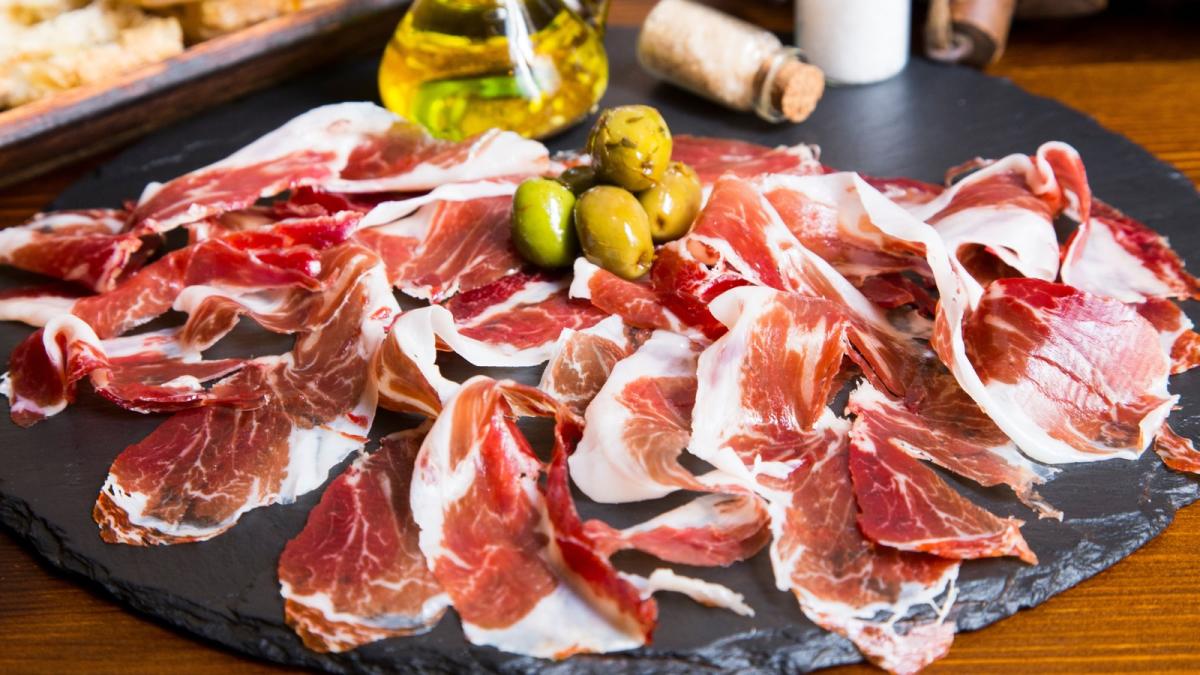 Costco en España está absolutamente apilado en la sección de carne de cerdo