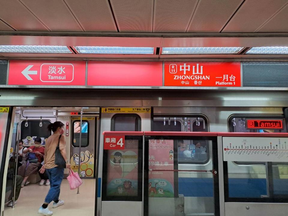 北捷即日起列車即將到站前，均可聽到日、韓語站名廣播。（北捷提供）