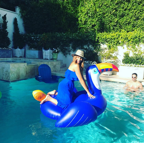 <p>The bubbly <em>Modern Family</em> star is queen of the pool floats and color coordinated her dress with this cute blue tuscan. (Photo: <a rel="nofollow noopener" href="https://www.instagram.com/p/BWJUMESgywO/?taken-by=sofiavergara" target="_blank" data-ylk="slk:Sofia Vergara via Instagram;elm:context_link;itc:0;sec:content-canvas" class="link ">Sofia Vergara via Instagram</a>) </p>