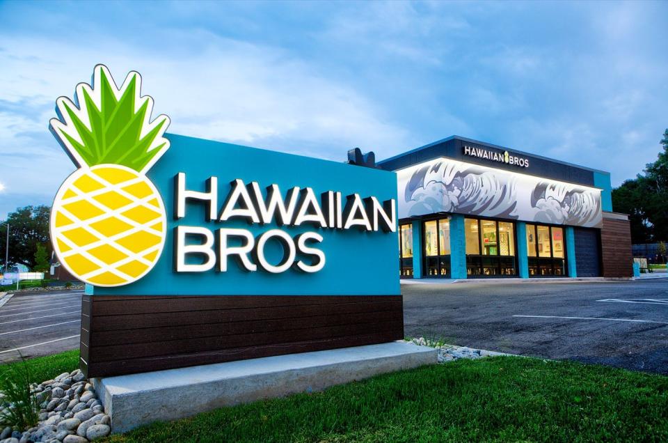 The exterior of Hawaiian Bros.
