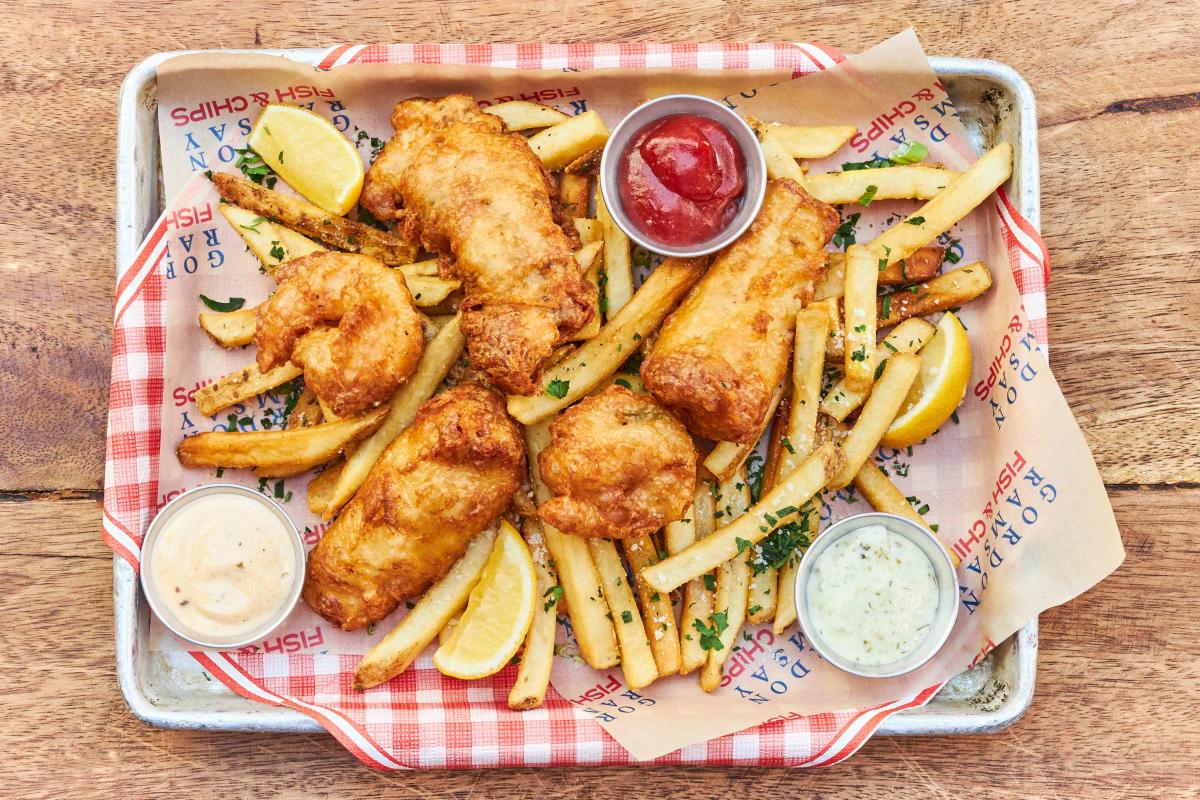 Inside Gordon Ramsays New Fish And Chips Restaurant In Times Square