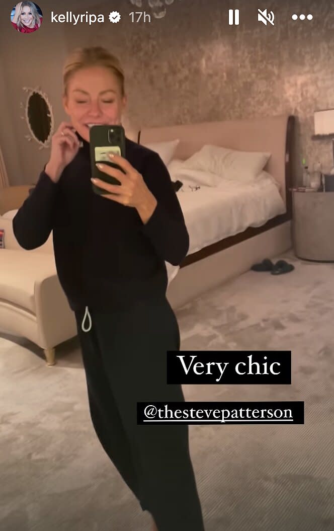 Kelly Ripa showing her followers a glimpse at her bedroom