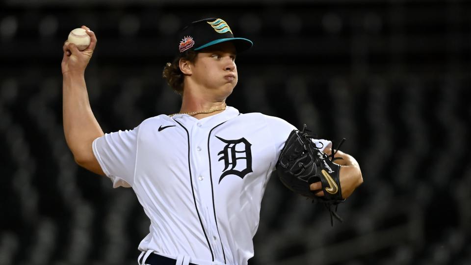 GOODYEAR, AZ - 14 OKTOBER: Jackson Jobe #33 dari Salt River Rafters melakukan lemparan selama pertandingan antara Glendale Desert Dogs dan Salt River Rafters di Goodyear Ballpark pada Sabtu, 14 Oktober 2023 di Goodyear, Arizona. (Foto oleh Norm Hall/MLB Photos via Getty Images)