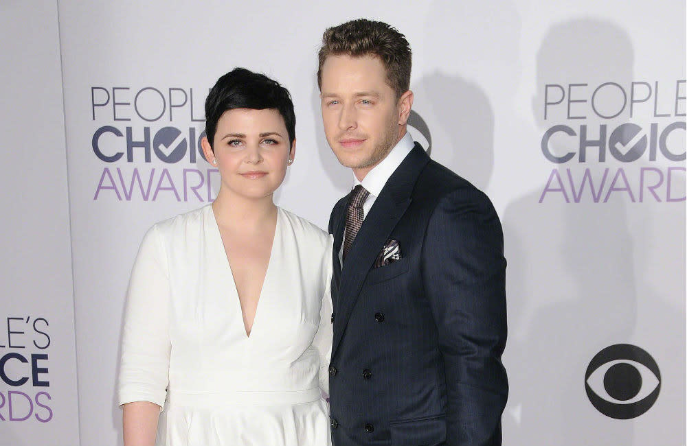 Ginnifer Goodwin con su marido Josh Dallas credit:Bang Showbiz