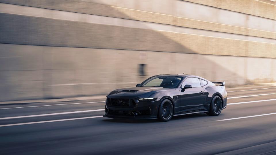 2024 ford mustang dark horse