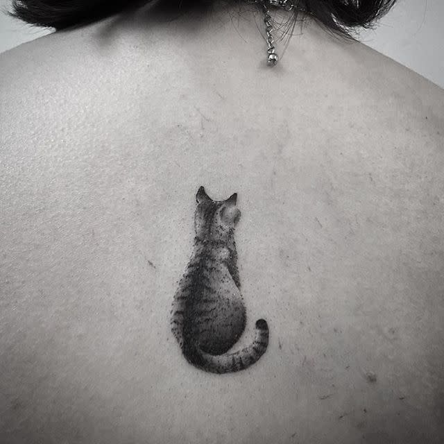 16) Hyper-Realistic Cat Tattoo