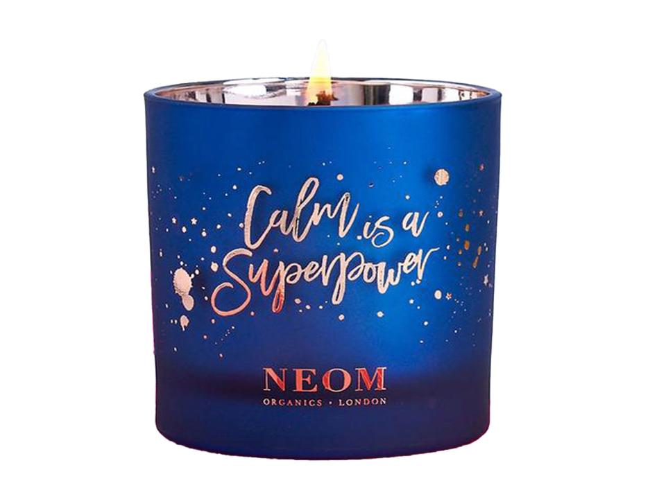 <p>Sit back and relax with the blended scents of this candle</p>Neom