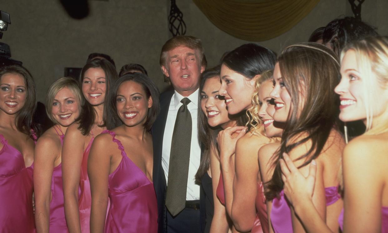 Donald Trump with Miss USA delegates at the 49th Miss USA contest in 2000.&nbsp; (Photo: Steve Azzara via Getty Images)