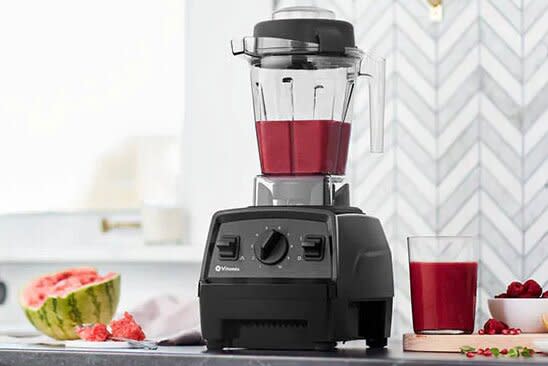 vitamix e310 blender on counter