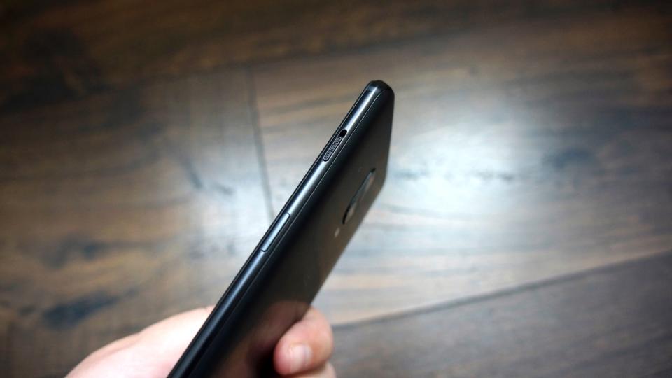 Lateral del nuevo OnePlus 6T – Alexandra Guerrero