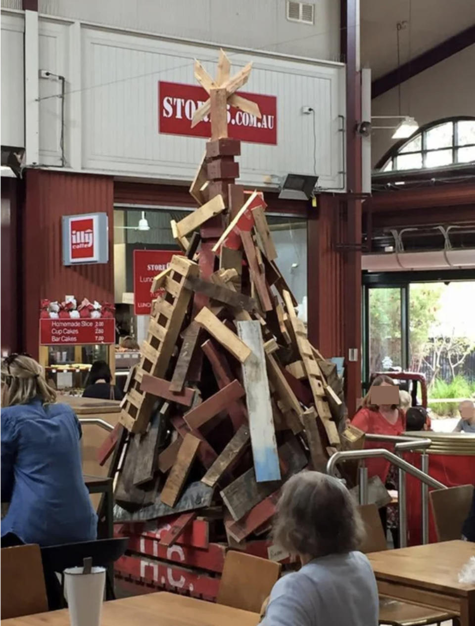 tree made of wooden pieces