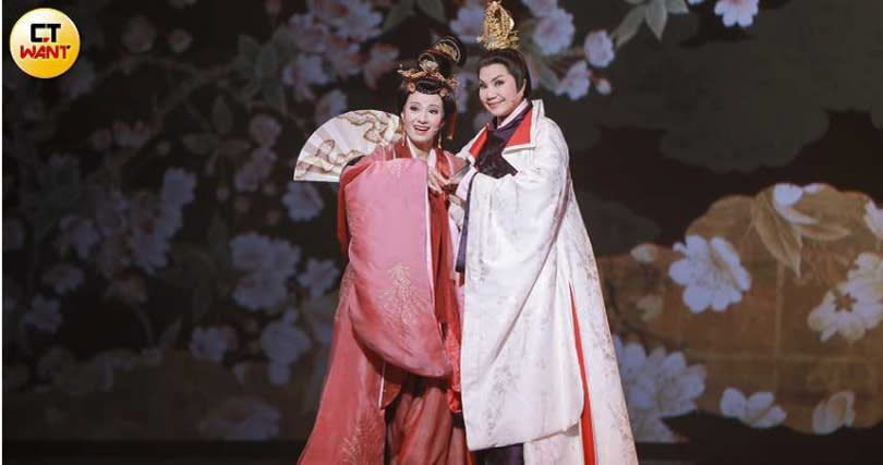 唐美雲（右）與林芳儀在劇中有許多對手戲。（攝影／林士傑）