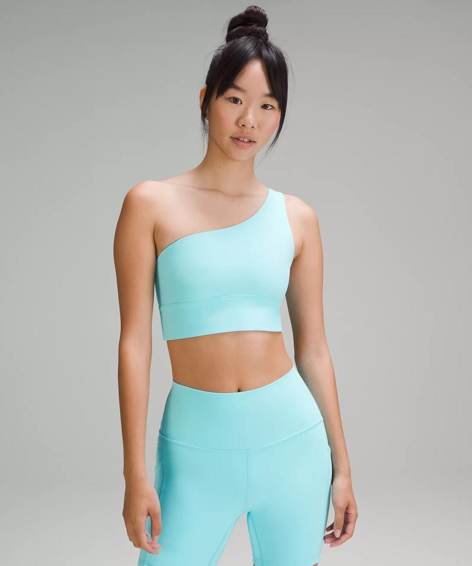 <p><a href="https://go.redirectingat.com?id=74968X1596630&url=https%3A%2F%2Fshop.lululemon.com%2Fp%2Fwomen-sports-bras%2FAlign-Asymmetrical-Bra-AB-MD%2F_%2Fprod11500141&sref=https%3A%2F%2Fwww.womansday.com%2Flife%2Fwork-money%2Fg44965445%2Flululemon-labor-day-sale-2023%2F" rel="nofollow noopener" target="_blank" data-ylk="slk:Shop Now;elm:context_link;itc:0;sec:content-canvas" class="link ">Shop Now</a></p><p>Align Asymmetrical Bra</p><p>lululemon.com</p><p>$44.00</p>