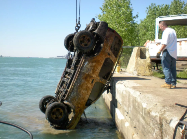 Found under the murky water of Detroit River [Detroit Police Department]