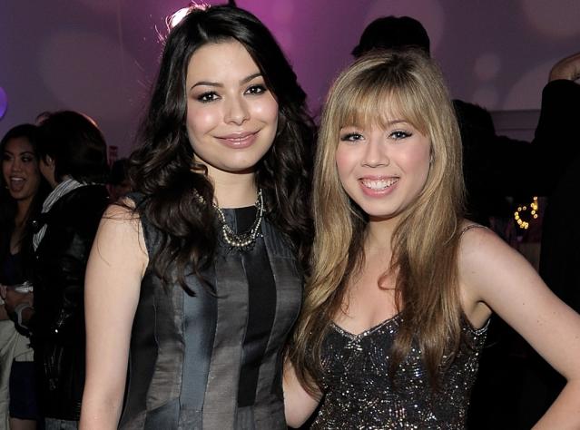 Icarly Porn Miranda Cosgrove Handjob - Miranda Cosgrove Reacts to Co-Star Jennette McCurdy's Claims About iCarly  Experience