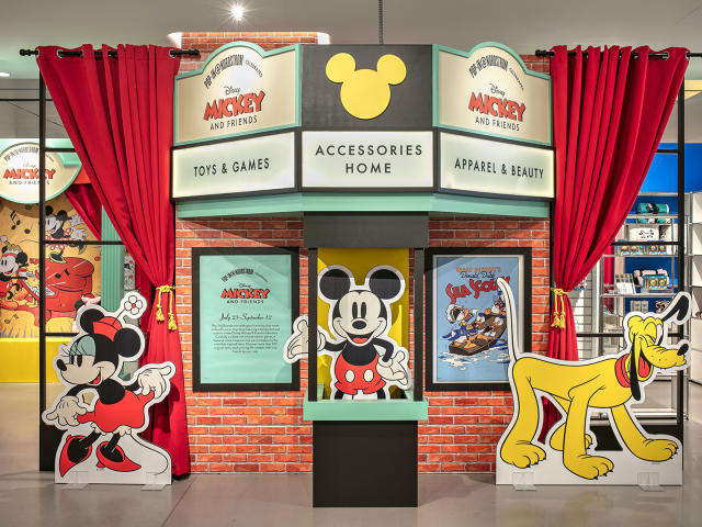 Mickey Mouse & Friends Home Decor