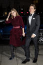 <a href="https://people.com/royals/princess-beatrice-rumored-boyfriend-edoardo-mapelli-mozzi/" rel="nofollow noopener" target="_blank" data-ylk="slk:People;elm:context_link;itc:0;sec:content-canvas" class="link ">People</a> apunta que la <em>royal </em>conoció a su marido años atrás, pero fue el 12 de octubre de 2018 en la boda de la princesa Eugenia y Jack Brooksbank cuando se reencontraron y surgió el amor. En marzo de 2019 acudieron juntos a su primer acto público. (Foto: Tristan Fewings / Getty Images)