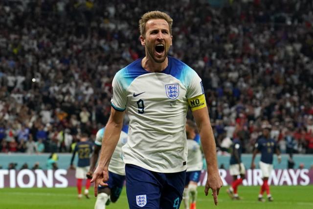 Harry Kane becomes England's all-time top scorer after penalty in Naples