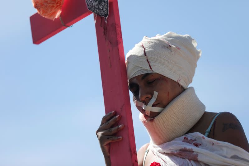 Foto del domingo de una mujer en una marcha por las víctimas de violencia de género en Ecatepec, en las afueras de Ciudad de México