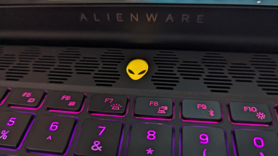 Alienware m16 R2