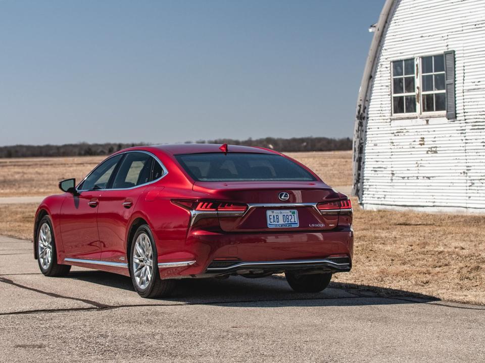 View Photos of the 2019 Lexus LS500h Hybrid