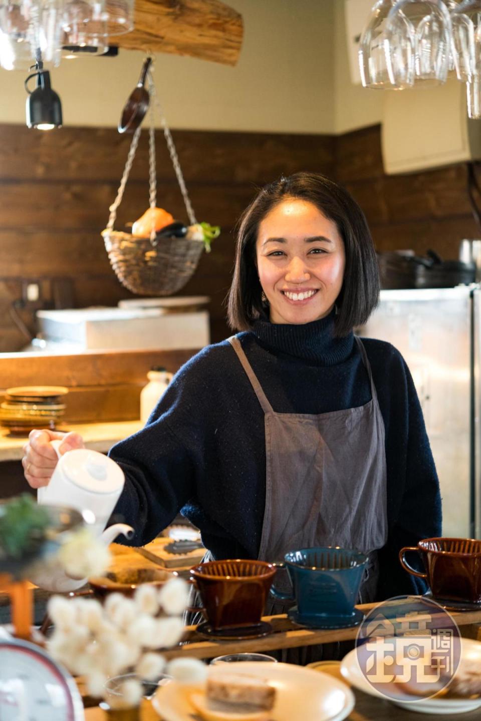 野上茉樹現場以手沖咖啡當副餐，讓這一餐有個完美的結束。