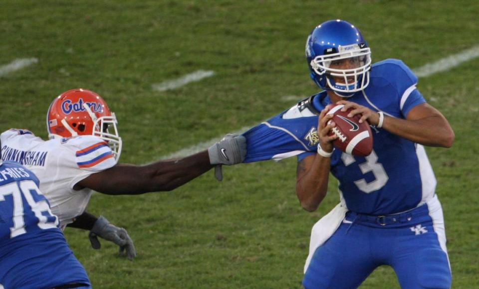 Against a Florida pass rush that sacked him six times, Andre Woodson still threw for 415 yards and five touchdowns in No. 8 UK’s 45-37 loss to the No. 14 Gators in 2007.