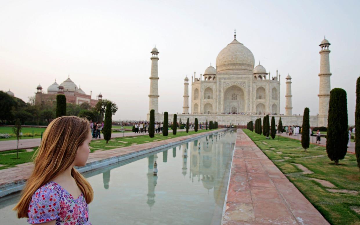 taj mahal india family holiday - Alamy