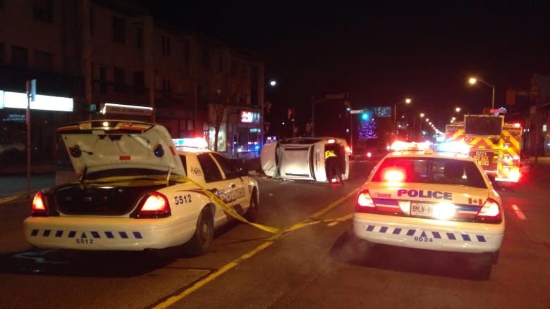 Driver hits light pole, flees scene on the Danforth