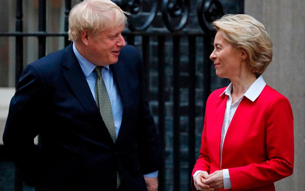 Britain's Prime Minister Boris Johnson (L) greets European Commission President Ursula von der Leyen (R) outside 10 Downing Street - TOLGA AKMEN /AFP
