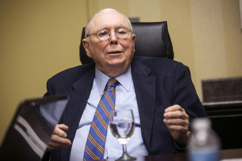 Vice-Chairman of Berkshire Hathaway Corporation Charlie Munger speaks to Reuters during an interview in Omaha, Nebraska May 3, 2013. REUTERS/Lane Hickenbottom (UNITED STATES - Tags: BUSINESS PROFILE)