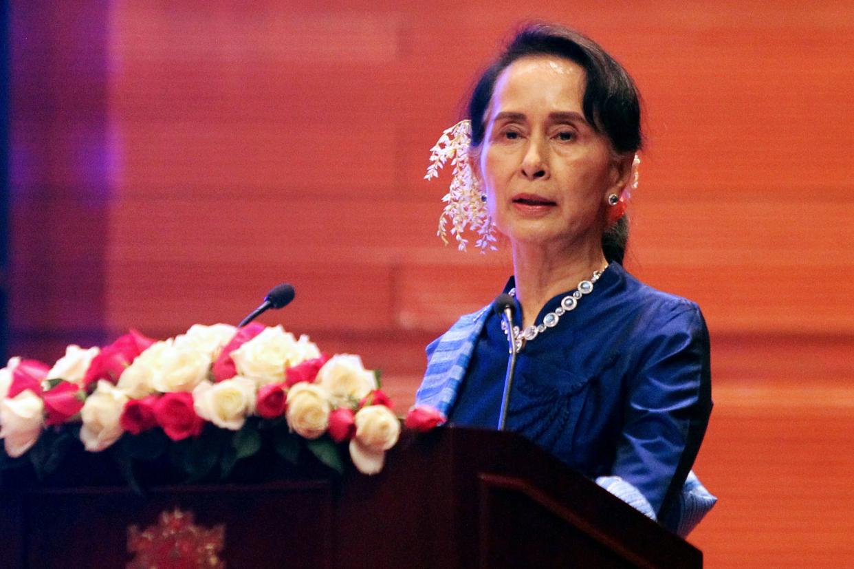 Myanmar civil leader Aung San Suu Kyi has yet to stand up for the rights of the Rohingya Muslims. (Photo: THET AUNG via Getty Images)