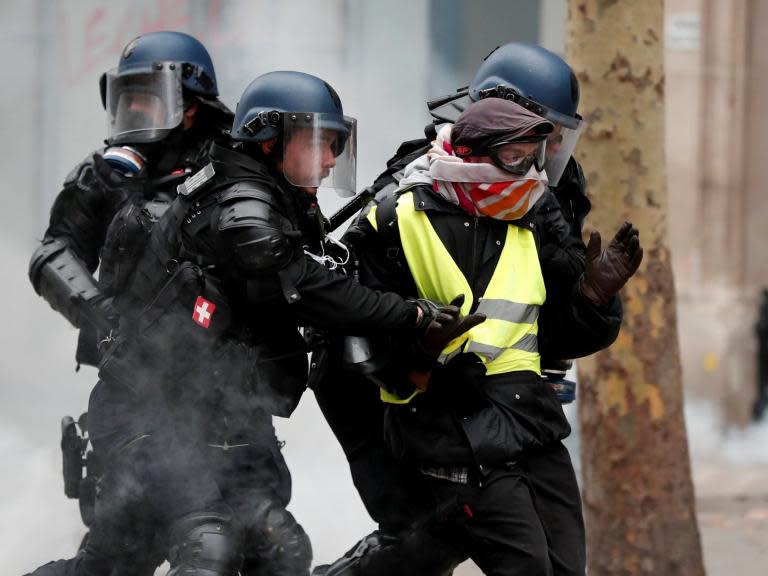 Paris protests: Macron hails police operation as over 1,000 gilets jaunes demonstrators arrested