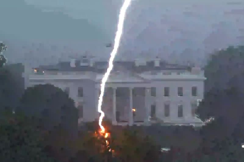 Lightning strikes near the White House killing two people and injuring two more in Washington