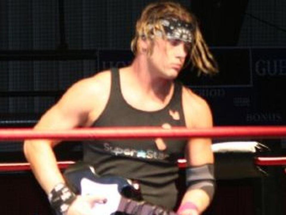 Jimmy Rave at a wrestling show on 9 May 2008 (Wikimedia Commons / daysofthundr46)