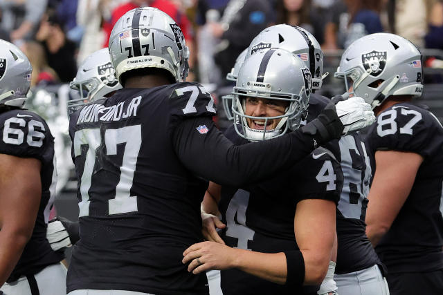 PFF believes Raiders could trade QB Derek Carr during 2023 offseason