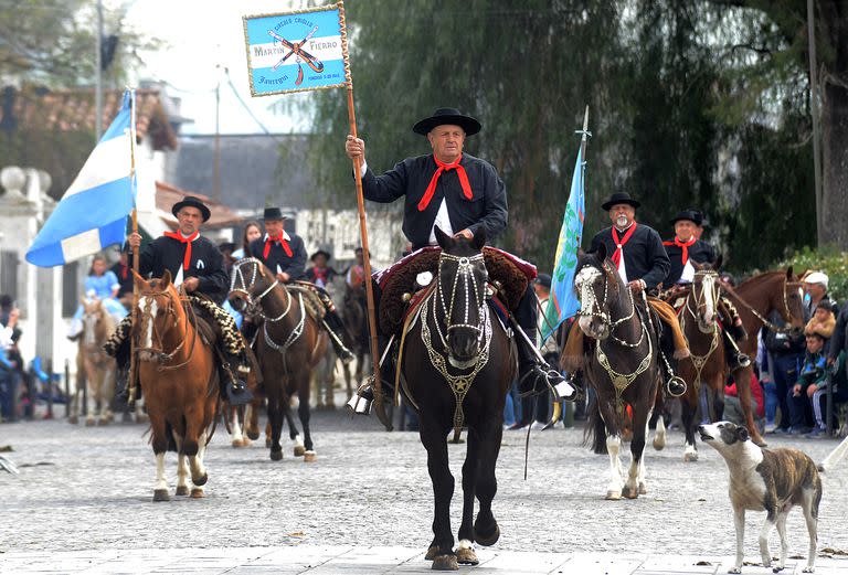 La peregrinación se transformó en un desfile tradicionalista