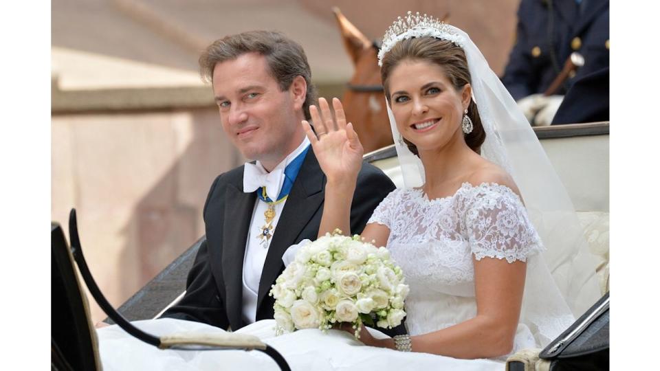 Princess Madelein and Christopher O'Neill in carriage on wedding day