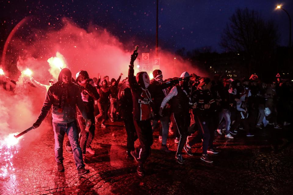 Les supporters parisiens en feu !