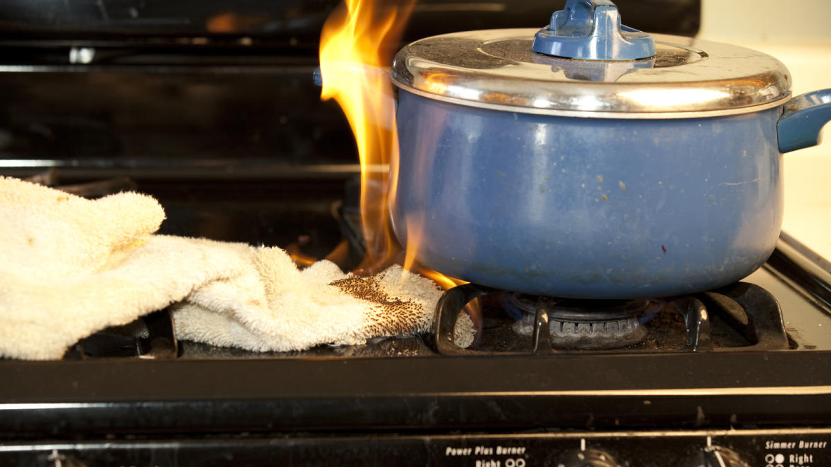 Just throw salt on the stove burner and I never had that problem again!, stove, Just throw salt on the stove burner and I never had that problem  again!