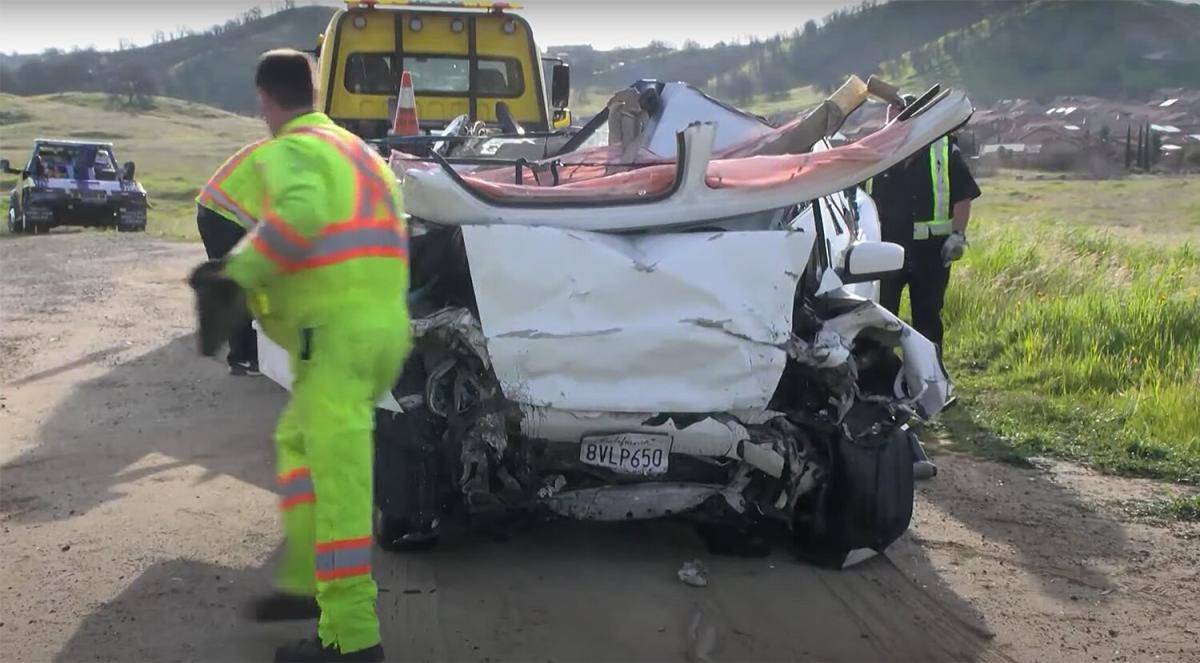 1 killed in single-car crash in Fresno County, CHP says - ABC30 Fresno